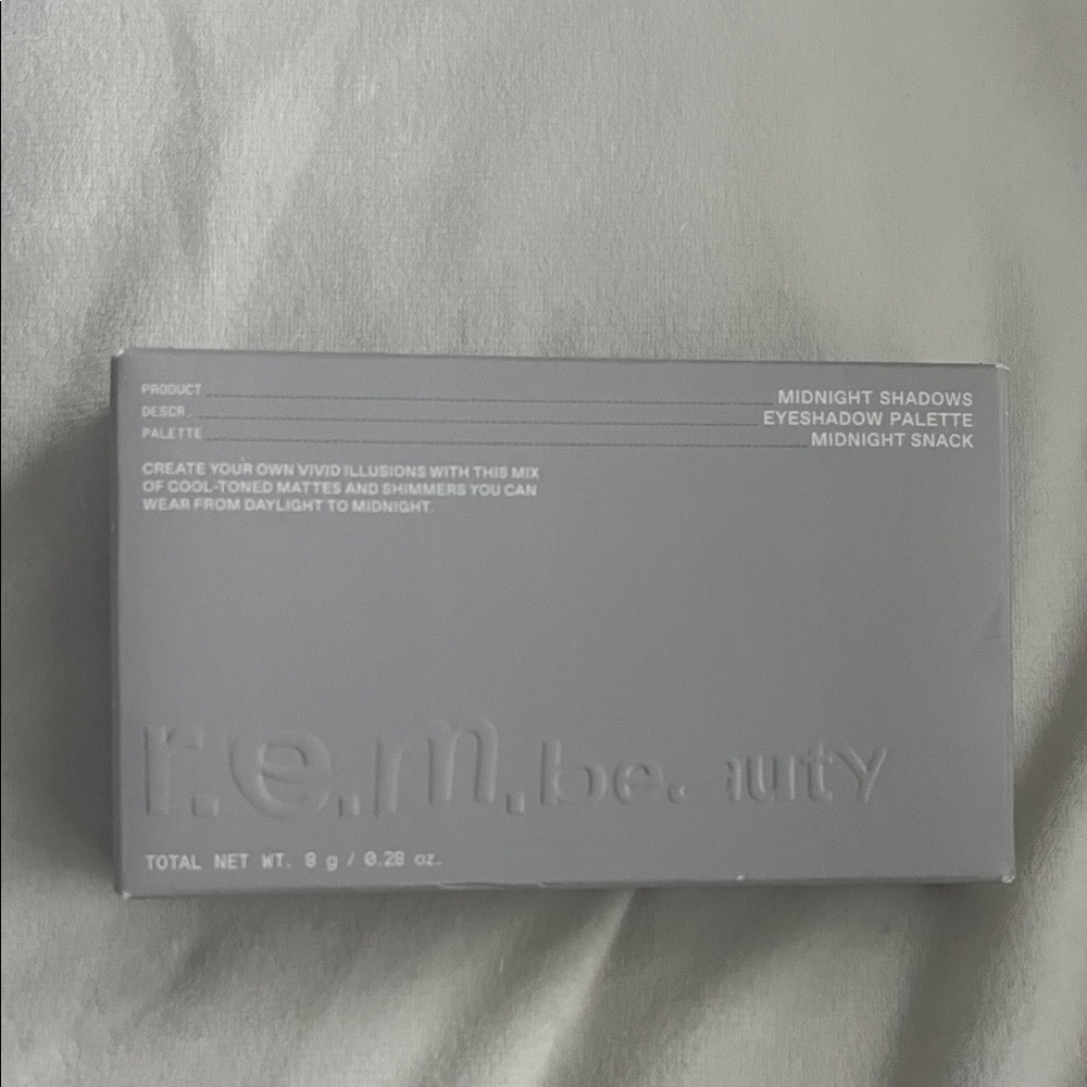 r.e.m. beauty Midnight Shadows Eyeshadow Palette - Midnight Snack